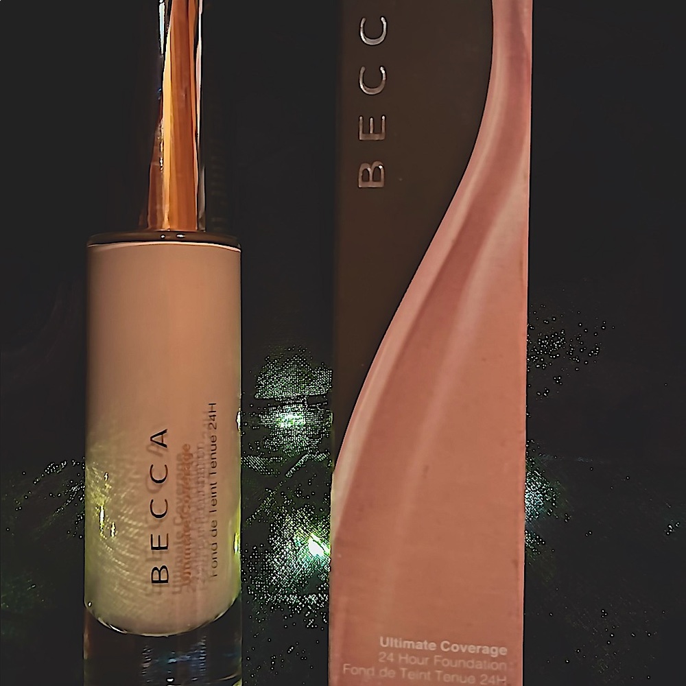 Oil free weightless 24HR Full Coverage smoothing your fine lines